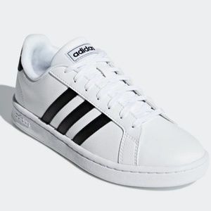 Adidas Fashion Court Sneaker lightly loved